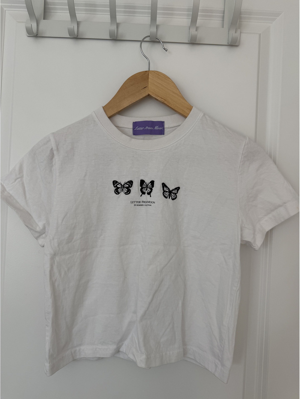 Letter From Moon White Butterfly Graphic Tee, Size Small